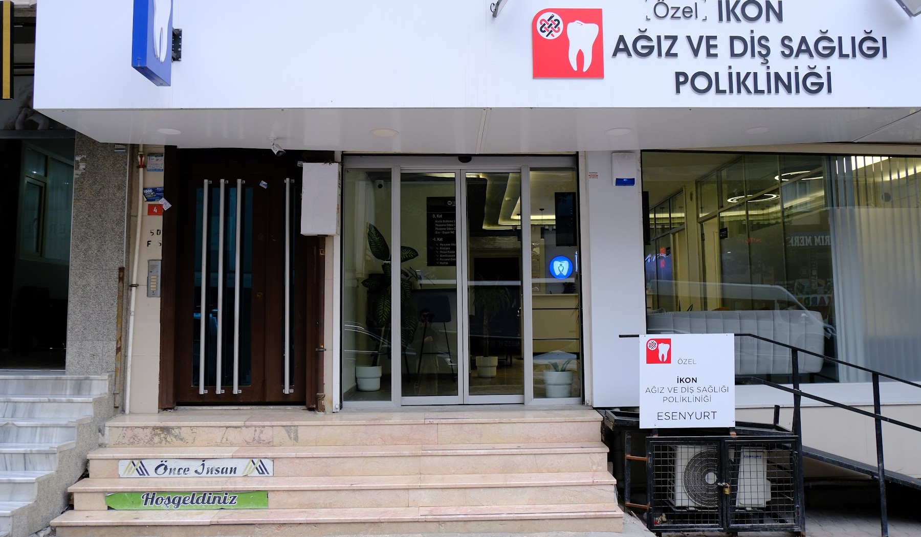 Sokak girişi, İkon Diş Kıraç
